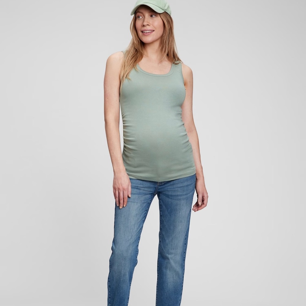 NWT Gap Maternity Jeans!!